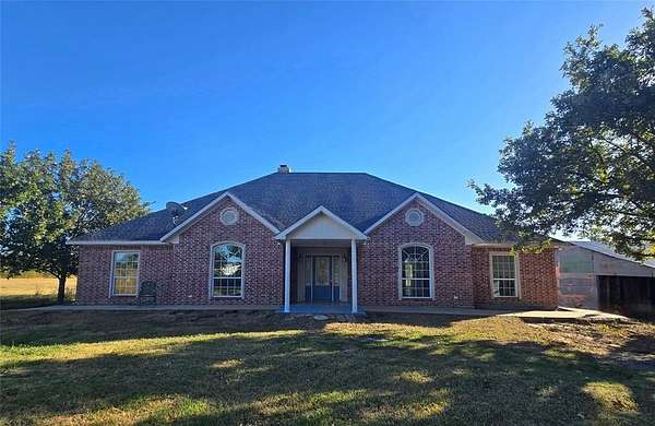 131 Acres of Agricultural Land with Home for Sale in Commerce, Texas