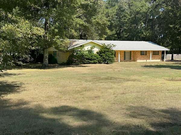 1.75 Acres of Residential Land with Home for Sale in Shreveport, Louisiana