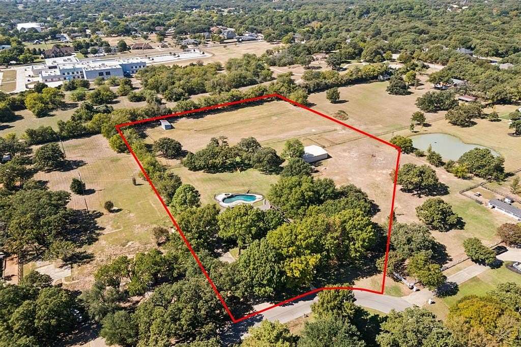 5 Acres of Residential Land with Home for Sale in Southlake, Texas