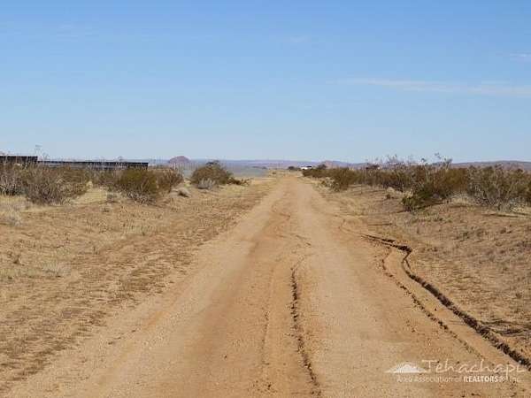 2.5 Acres of Commercial Land for Sale in Mojave, California