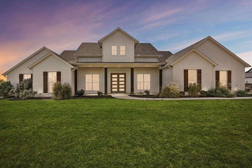 2 Acres of Residential Land with Home for Sale in Weatherford, Texas