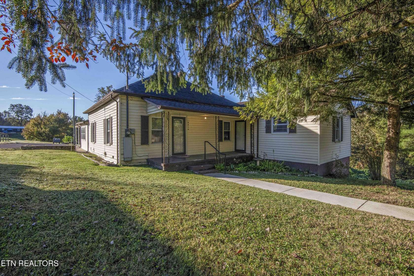 2.56 Acres of Residential Land with Home for Sale in Mascot, Tennessee