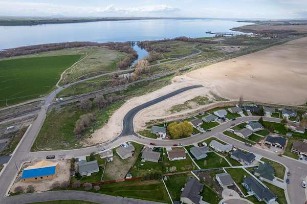 0.37 Acres of Residential Land for Sale in American Falls, Idaho