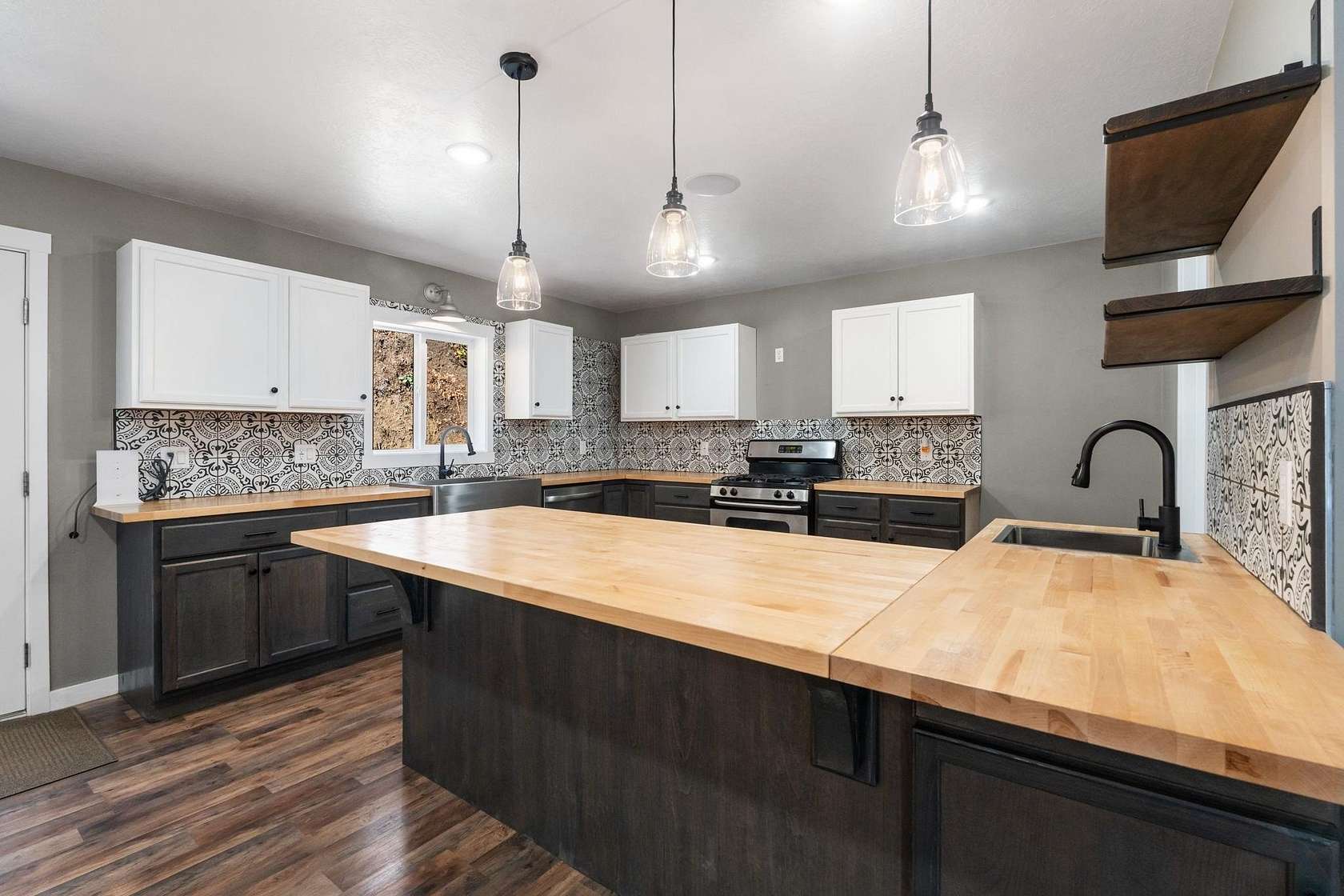 6.25 Acres of Residential Land with Home for Sale in Pocatello, Idaho