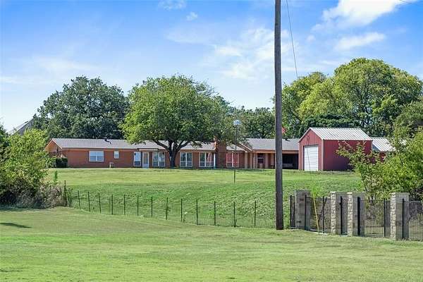2 Acres of Residential Land with Home for Sale in Grapevine, Texas