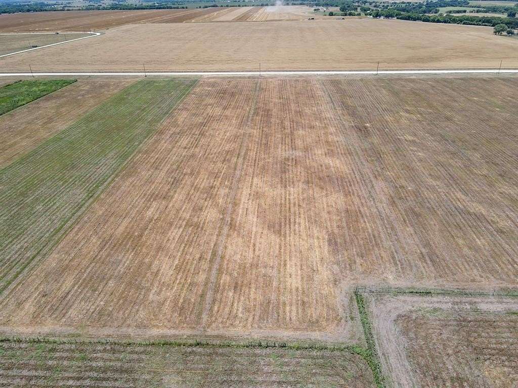 2.79 Acres of Residential Land for Sale in Grandview, Texas