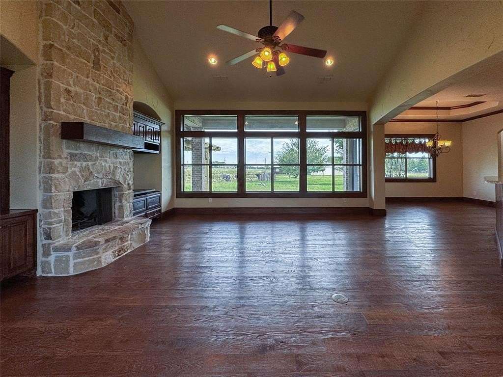 11.4 Acres of Land with Home for Lease in Pilot Point, Texas