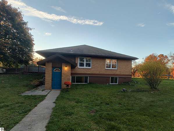 4 Acres of Residential Land with Home for Sale in Tustin, Michigan