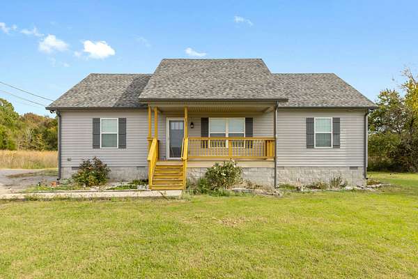 6 Acres of Residential Land with Home for Sale in Lewisburg, Tennessee