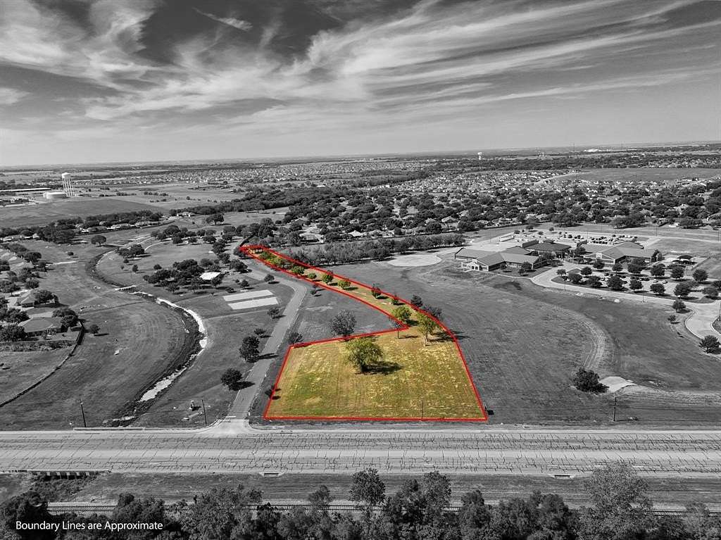 4 Acres of Mixed-Use Land for Sale in Hewitt, Texas