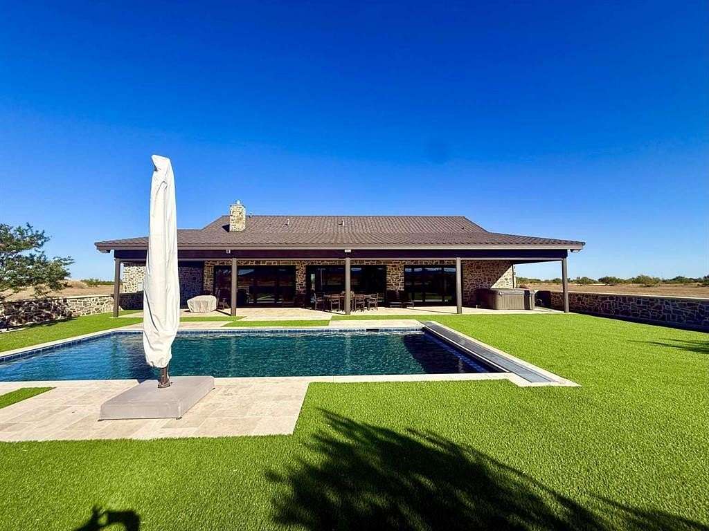 162 Acres of Agricultural Land with Home for Sale in Merkel, Texas