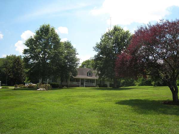 3.64 Acres of Residential Land with Home for Sale in Columbia, Tennessee