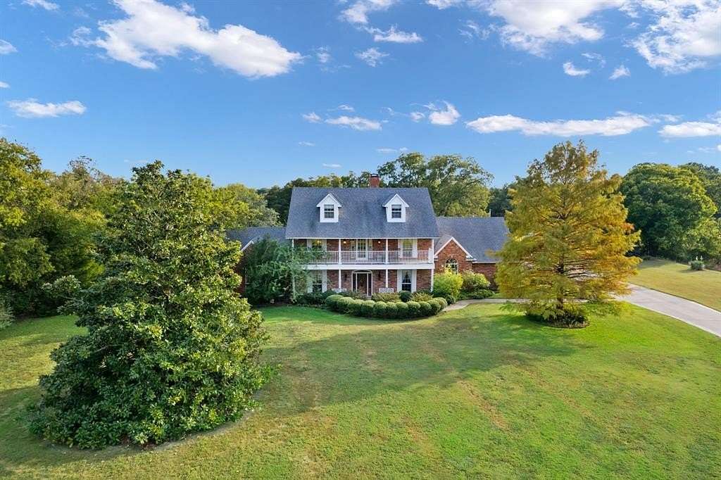 6.69 Acres of Residential Land with Home for Sale in Sunnyvale, Texas