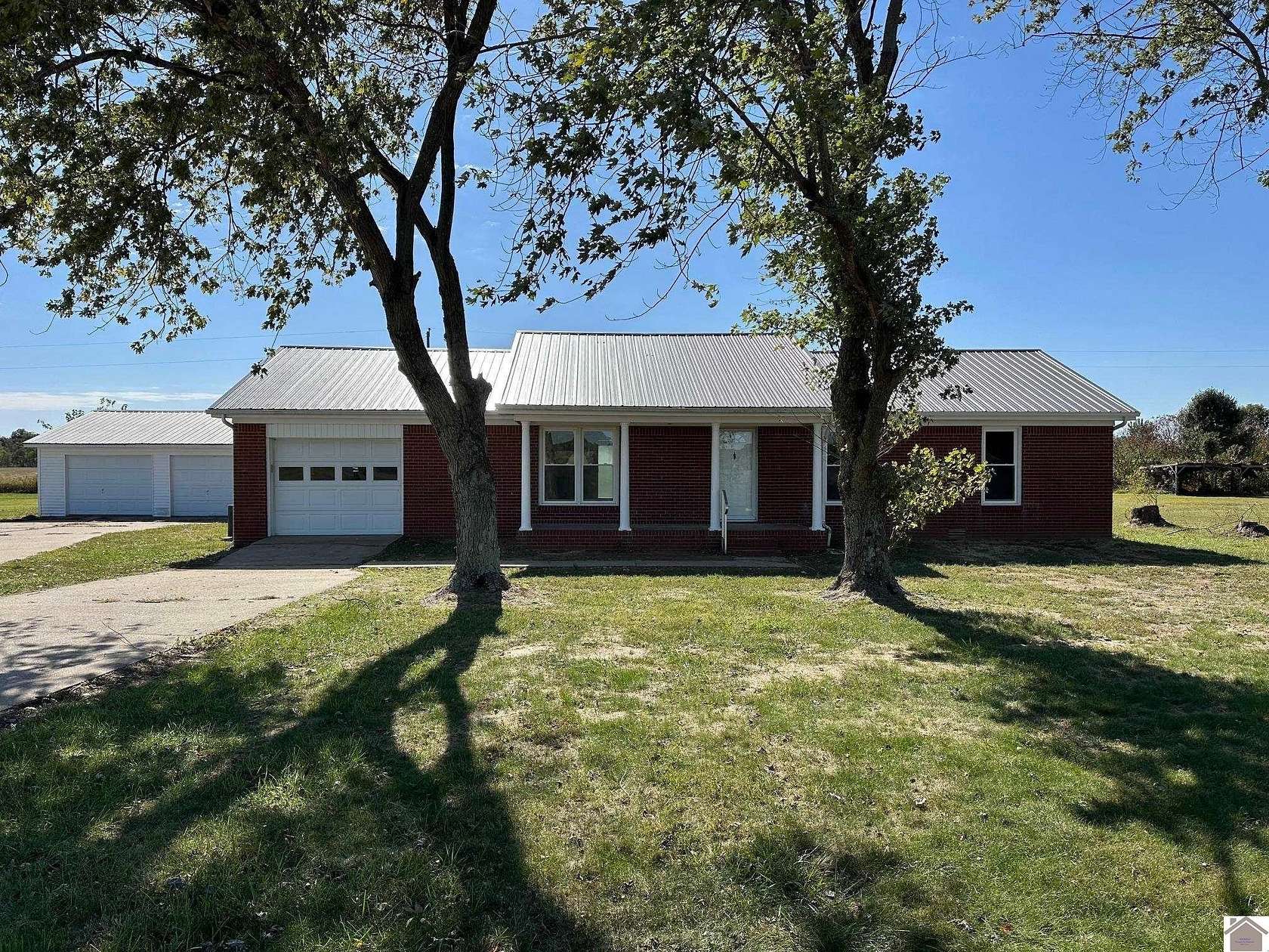 2 Acres of Residential Land with Home for Sale in Mayfield, Kentucky