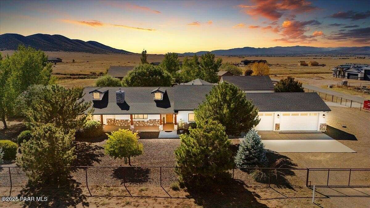 2 Acres of Residential Land with Home for Sale in Prescott Valley, Arizona