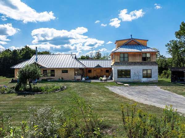 7.82 Acres of Residential Land with Home for Sale in Greenwich, New York