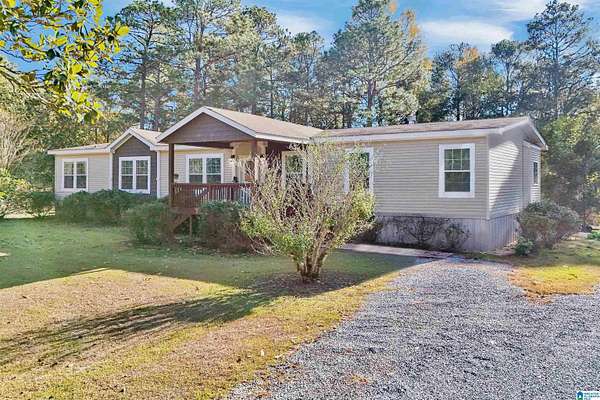 5 Acres of Residential Land with Home for Sale in Sylacauga, Alabama