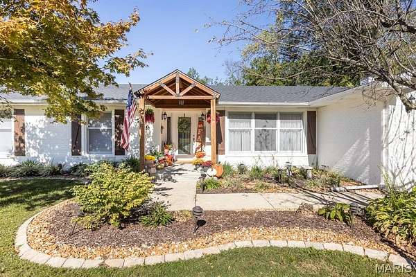 1.52 Acres of Residential Land with Home for Sale in Troy, Illinois