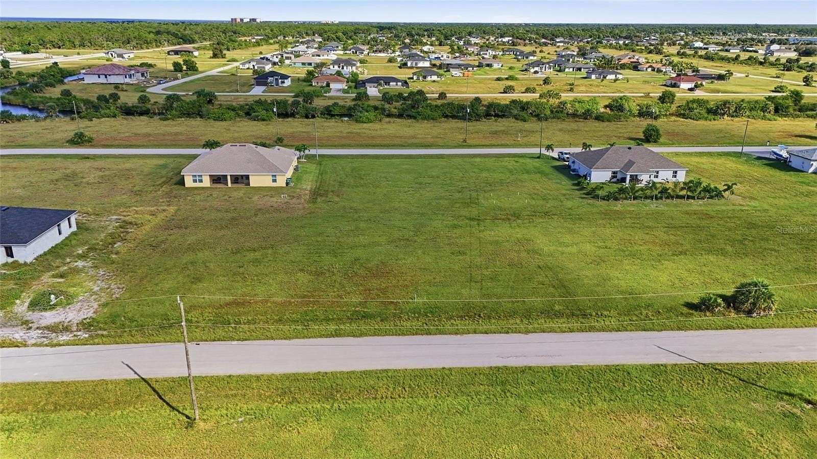 Residential Land for Sale in Cape Coral, Florida