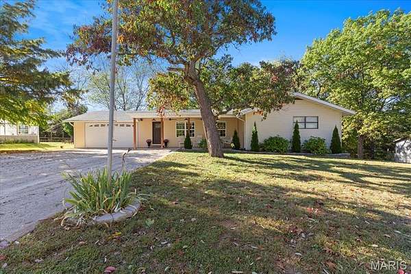 2 Acres of Residential Land with Home for Sale in Barnhart, Missouri