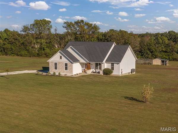 3 Acres of Residential Land with Home for Sale in Warrenton, Missouri