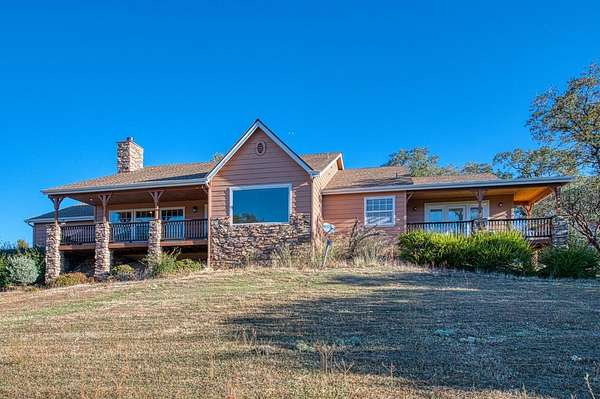 2.1 Acres of Residential Land with Home for Sale in Oakhurst, California