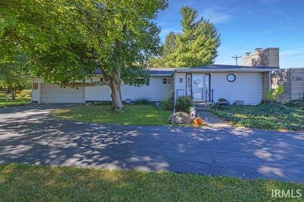 2.7 Acres of Residential Land with Home for Sale in Fowler, Indiana