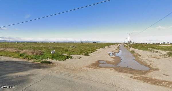 5 Acres of Land for Sale in Lancaster, California
