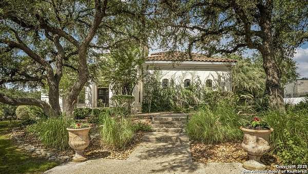 1.73 Acres of Residential Land with Home for Sale in San Antonio, Texas