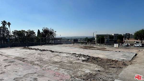 0.3 Acres of Mixed-Use Land for Sale in Altadena, California