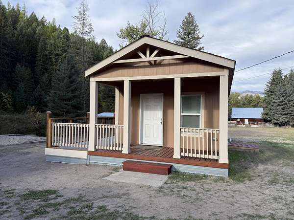 2.47 Acres of Residential Land with Home for Sale in Malo, Washington