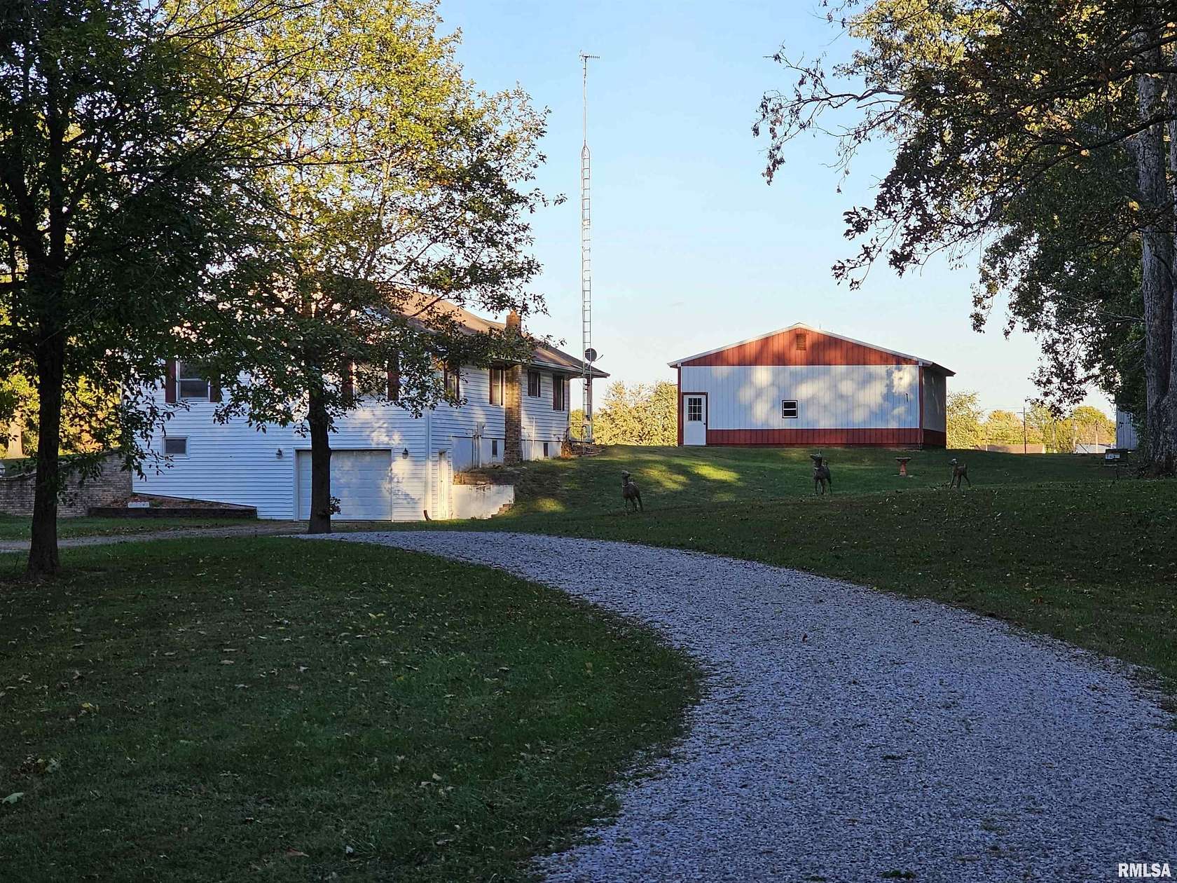 5 Acres of Residential Land with Home for Sale in Wayne City, Illinois