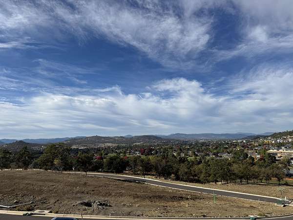 1 Acre of Residential Land for Sale in Eagle Point, Oregon