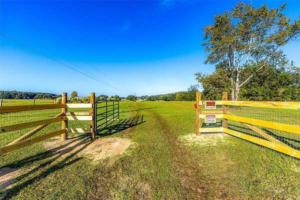 10 Acres of Land with Home for Sale in Summerfield, Florida