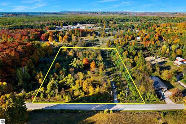 2.75 Acres of Residential Land for Sale in Beulah, Michigan