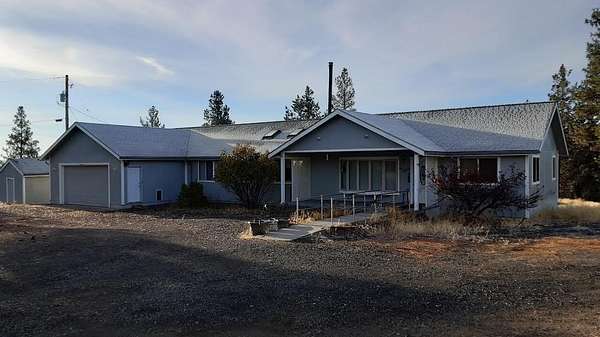 7.62 Acres of Land with Home for Sale in Bonanza, Oregon
