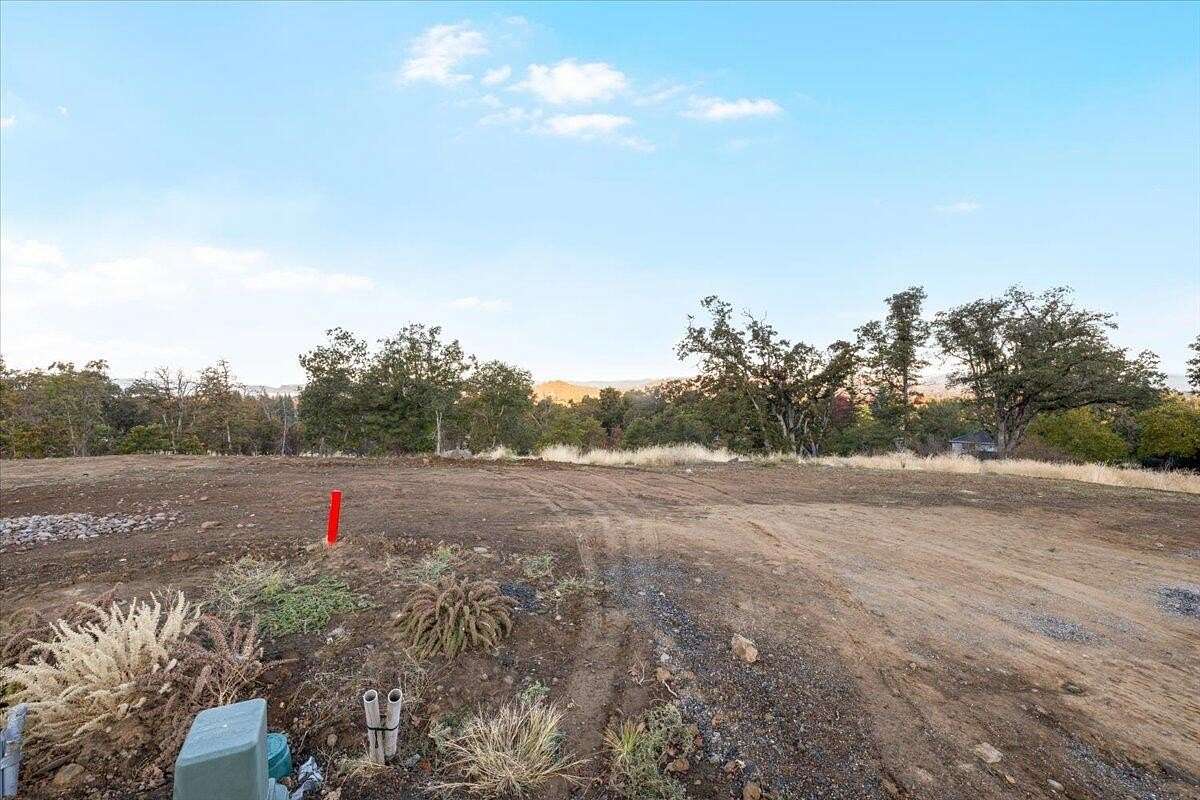 1 Acre of Residential Land for Sale in Eagle Point, Oregon