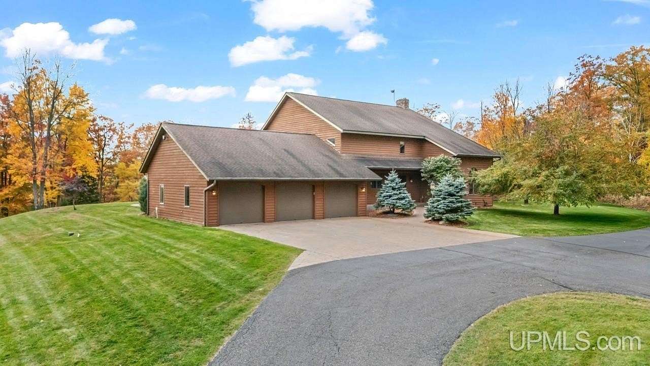 11.7 Acres of Land with Home for Sale in Iron Mountain, Michigan