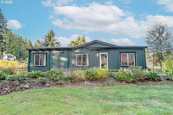 2.27 Acres of Residential Land with Home for Sale in Estacada, Oregon