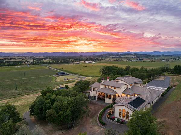 160 Acres of Land with Home for Sale in Eagle Point, Oregon
