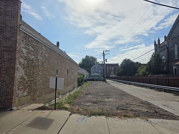 0.07 Acres of Land for Sale in Chicago, Illinois