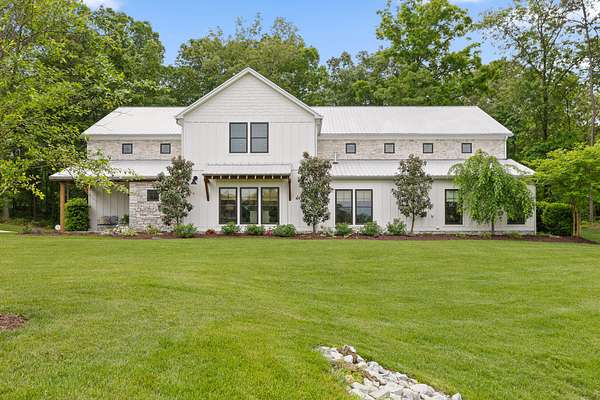 5 Acres of Residential Land with Home for Sale in Hixson, Tennessee