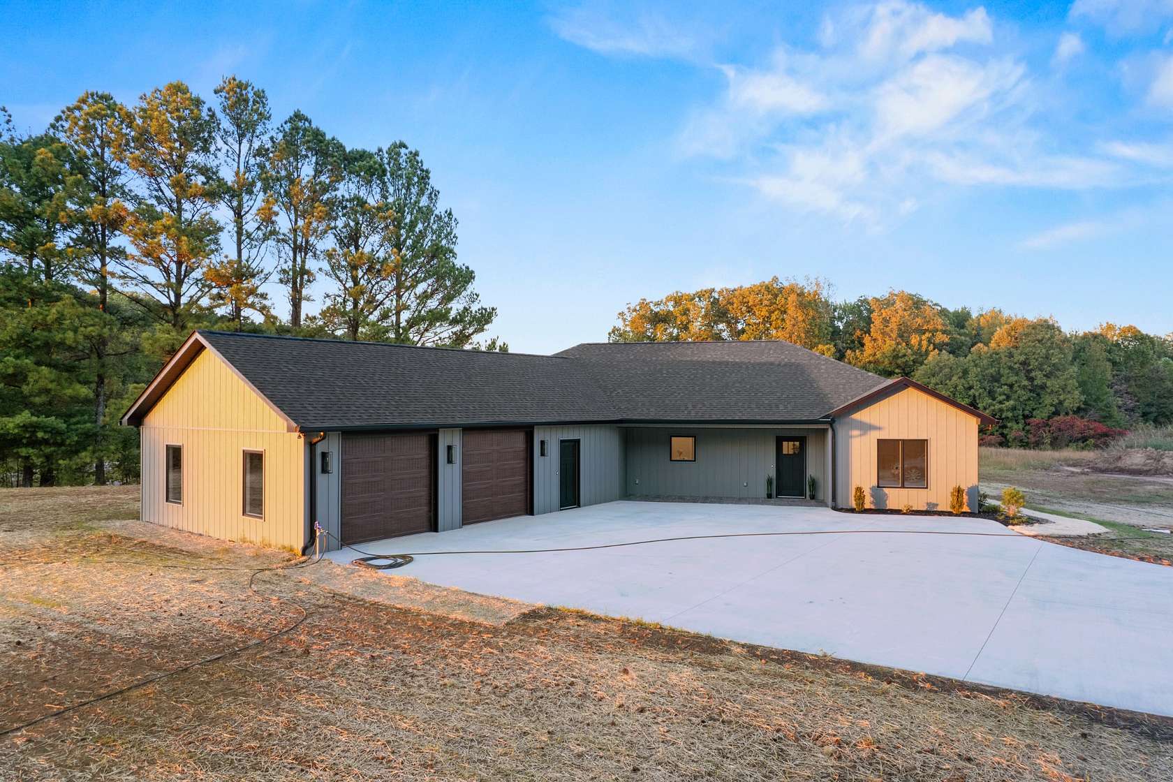 2.3 Acres of Residential Land with Home for Sale in Paris, Tennessee