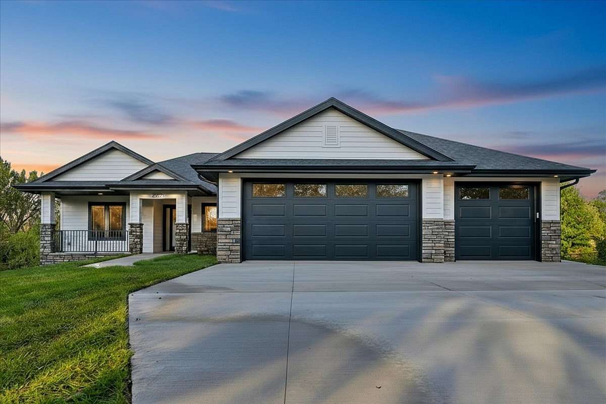 1.46 Acres of Residential Land with Home for Sale in Missouri Valley, Iowa