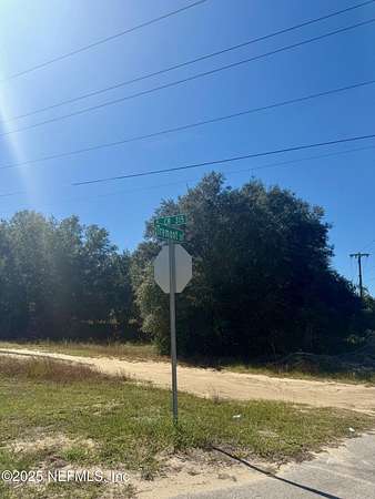 0.92 Acres of Land for Sale in Interlachen, Florida
