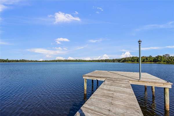 2.33 Acres of Residential Land with Home for Sale in Hawthorne, Florida