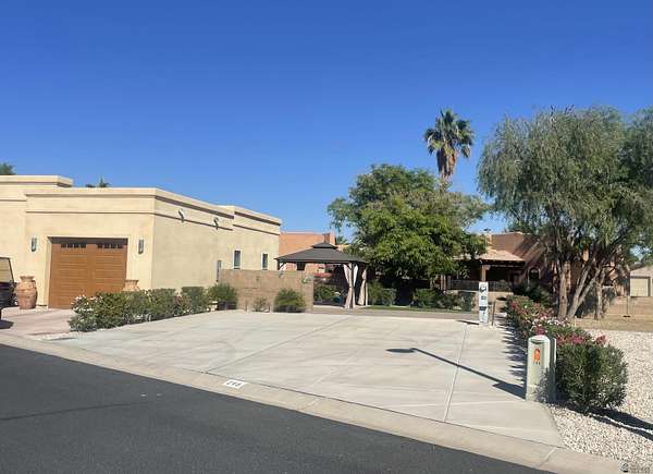 Improved Residential Land for Sale in Yuma, Arizona