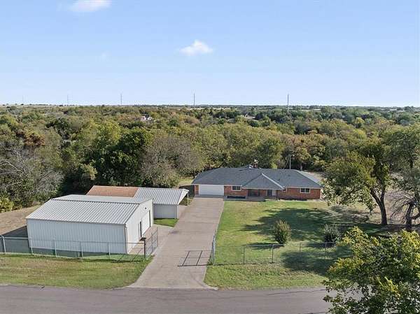 5.83 Acres of Residential Land with Home for Sale in Piedmont, Oklahoma