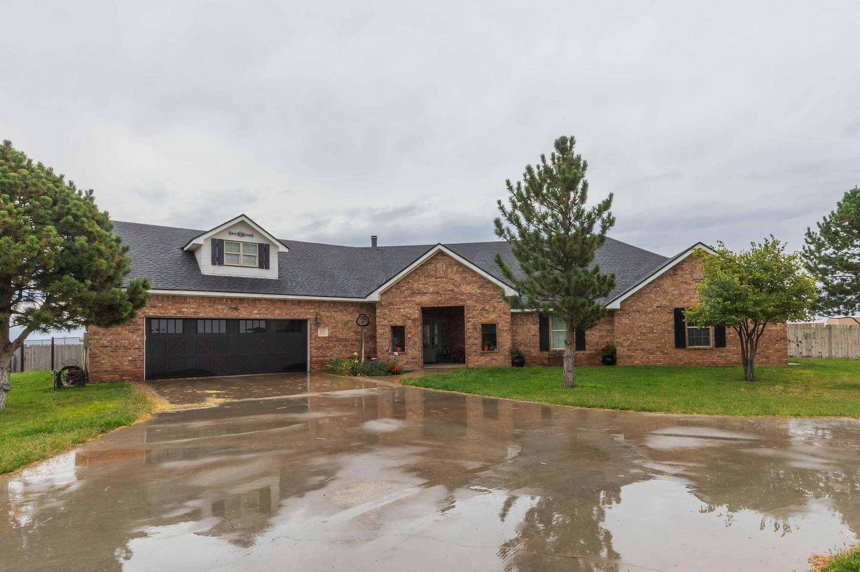 1.54 Acres of Residential Land with Home for Sale in Amarillo, Texas