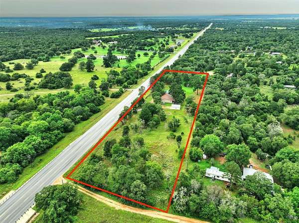5 Acres of Improved Mixed-Use Land for Sale in Smithville, Texas